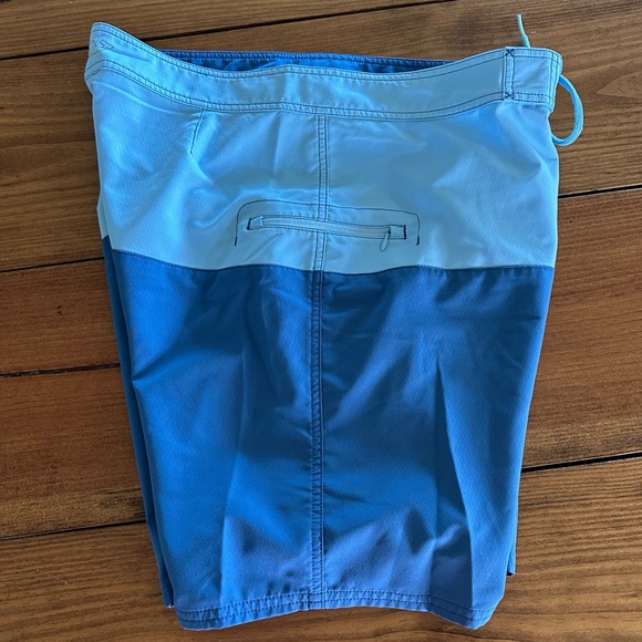 Vineyard Vines Board Shorts - Picture 2 of 6